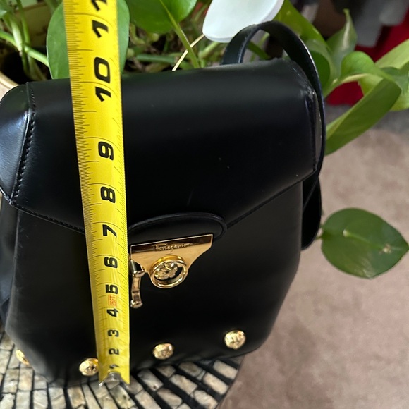 Salvatore Ferragamo BLACK LEATHER Backpack. Rare Shoe Charm on Inside Zipper.HP - Picture 11 of 16